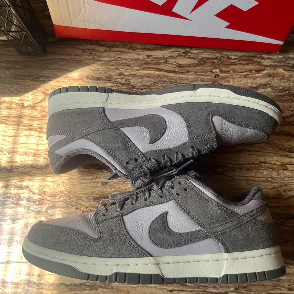Nike Dunk Low SE “Platinum Violet Cavestone” - Picture 2 of 7